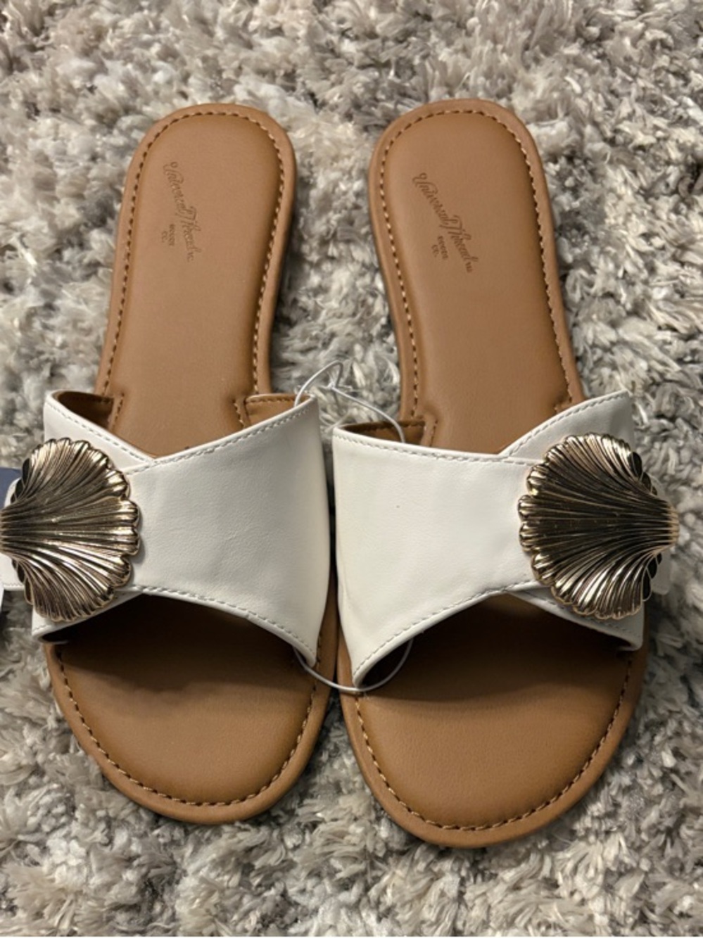 Universal Thread White Slide Sandals with Gold Shell Accent